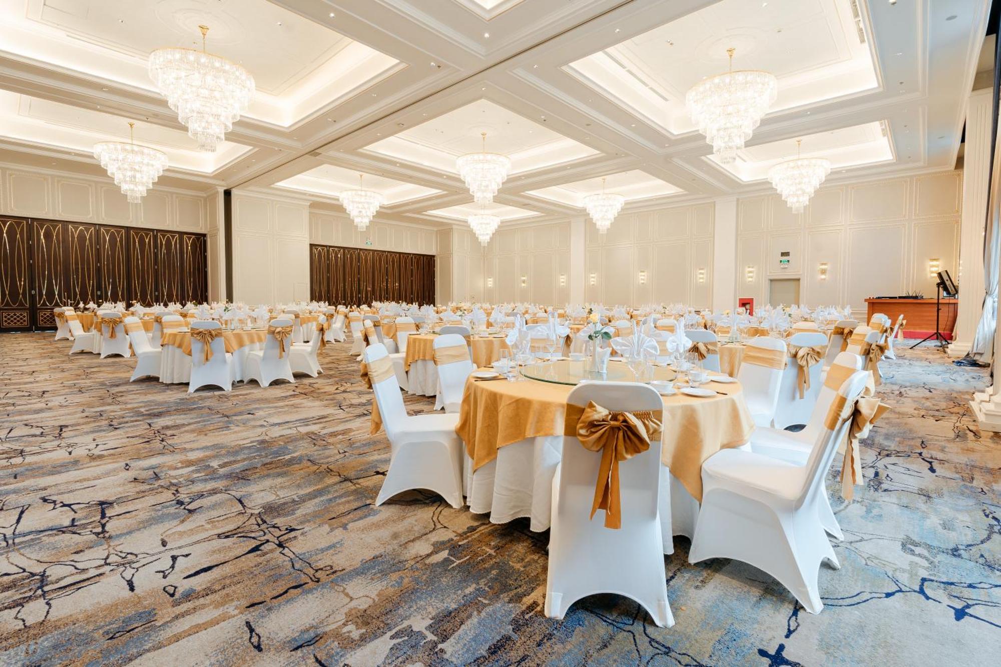 Royal Halong Hạ Long