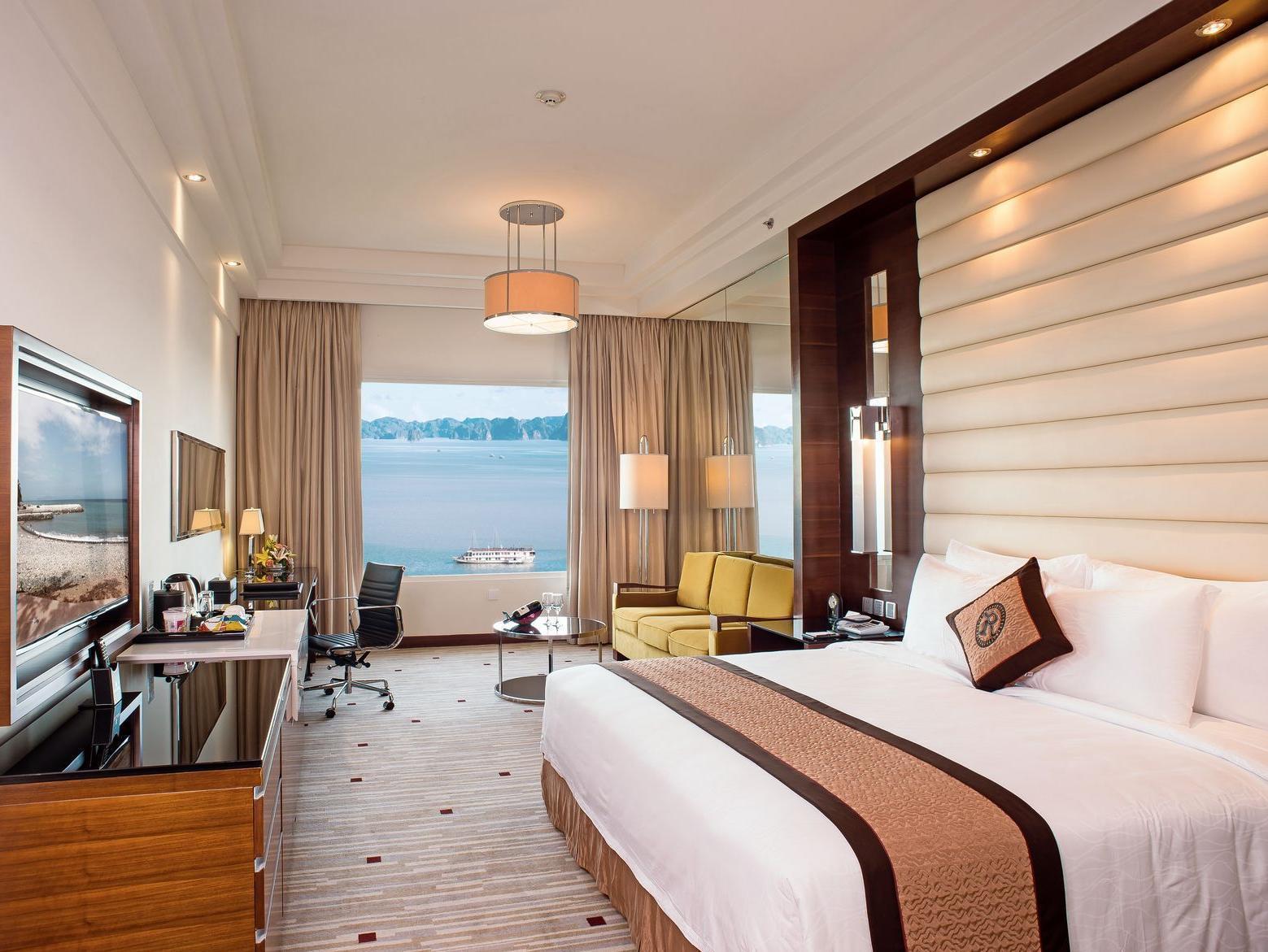Royal Halong Hạ Long
