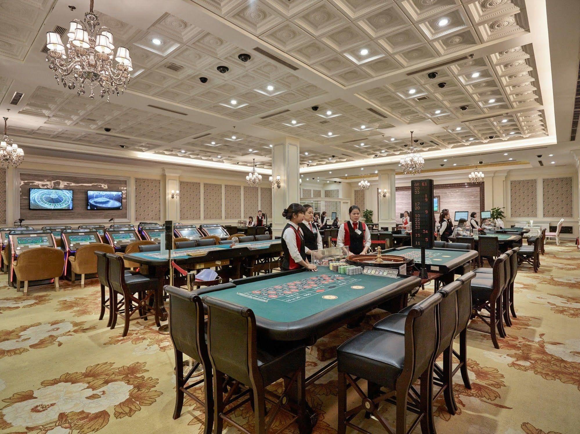 Royal Halong Hotel 5*